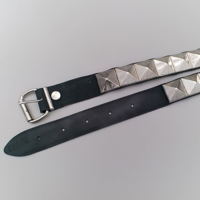 Belt 1-Row Big Pyramid Studs