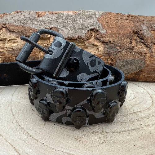 real-leather-belt-skull-design-with-skull-studs-in-black