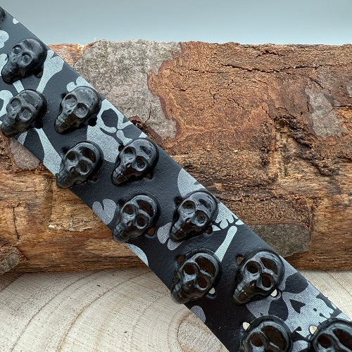 real-leather-belt-skull-design-with-skull-studs-in-black