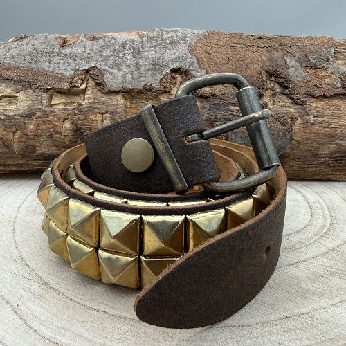 real-leather-belt-in-brown-with-golden-pyramid-studs